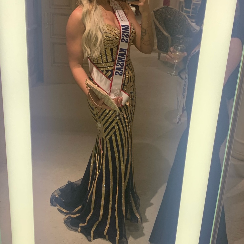 Jonathan Kayne Pageant Size 8